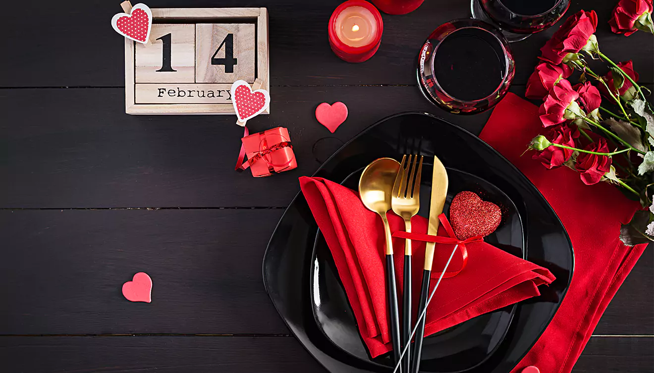 RapidStudio's guide to planning Valentine's Day, offering tips for creating memorable gifts and experiences - banner