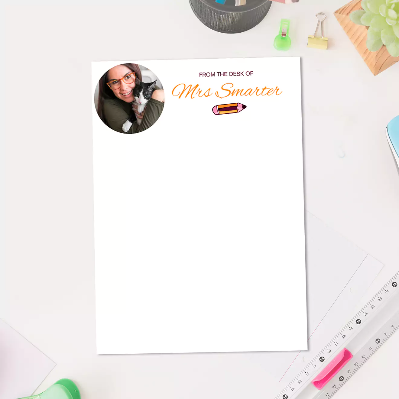 A beautifully customised notepad with a teacher’s name printed on it, perfect for a thoughtful and practical gift. Show appreciation with a personalised teacher’s gift from RapidStudio.