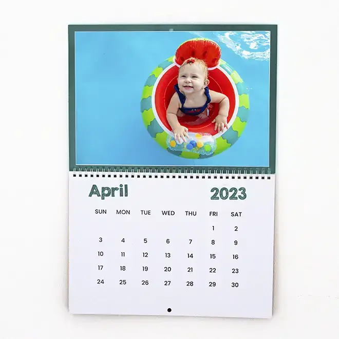 Print a 2023 wall photo calendar online with Rapidstudio