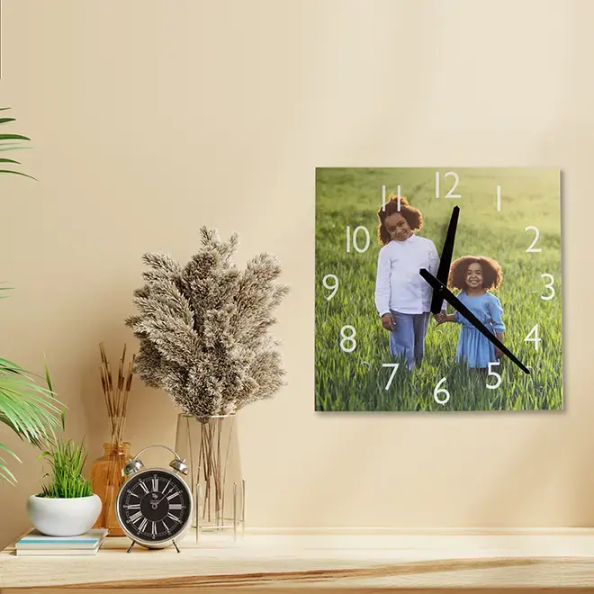 Put your photo on a personalised canvas clock online with RapidStudio