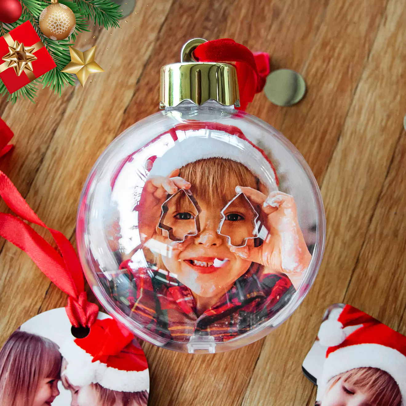 Print your photo on a round Christmas tree bauble online with RapidStudio