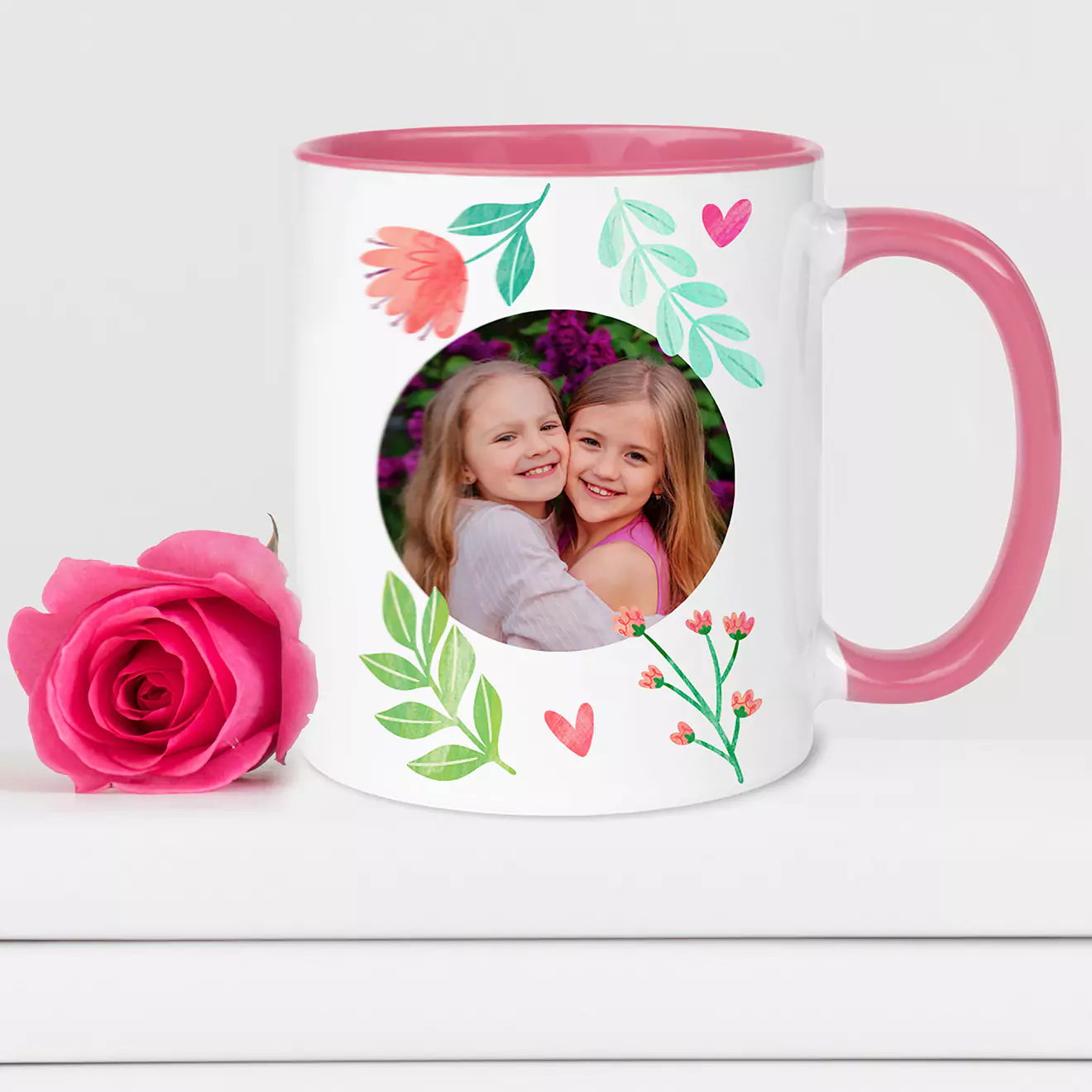 Elegant 'Mom Floral' themed mug, adorned with beautiful floral designs. Perfect as a Christmas gift for her, Valentine's Day gift, or birthday present for mums. Ideal personalised gifts in South Africa.
With pink Inside.