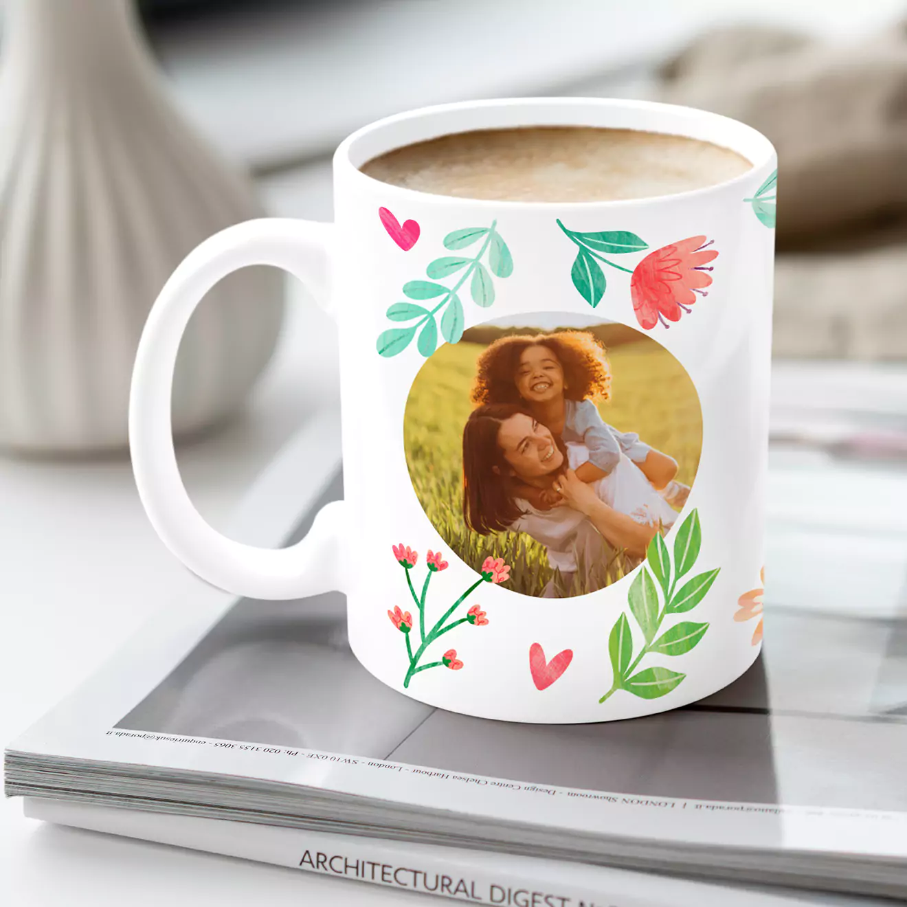 Elegant 'Mom Floral' themed mug, adorned with beautiful floral designs. Perfect as a Christmas gift for her, Valentine's Day gift, or birthday present for mums. Ideal personalised gifts in South Africa.